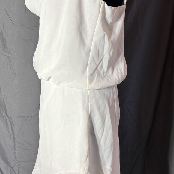 L New She + Sky Spaghetti Strap Cowl Neck Romper NWT Size Large - Picture 3 of 7